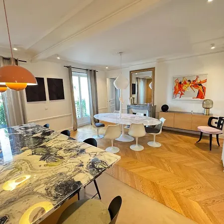 Prestigieux Duplex & Jacuzzi - Saint-petersbourg *